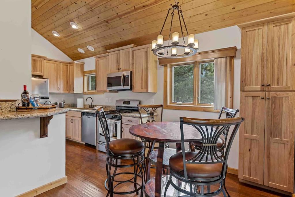 Holiday home The Pink Ponderosa Ranch And For 20 Flagstaff