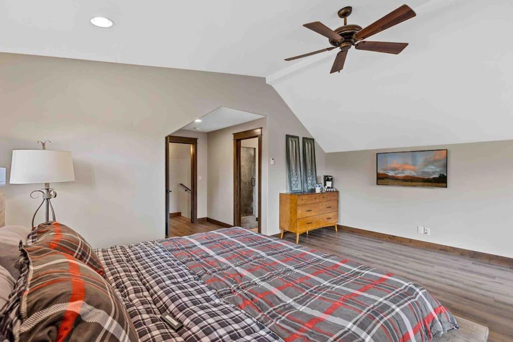 The Pink Ponderosa Ranch And For 20 Flagstaff