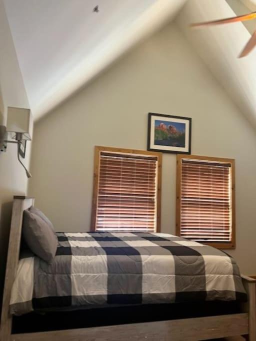 The Pink Ponderosa Ranch And For 20 * Flagstaff