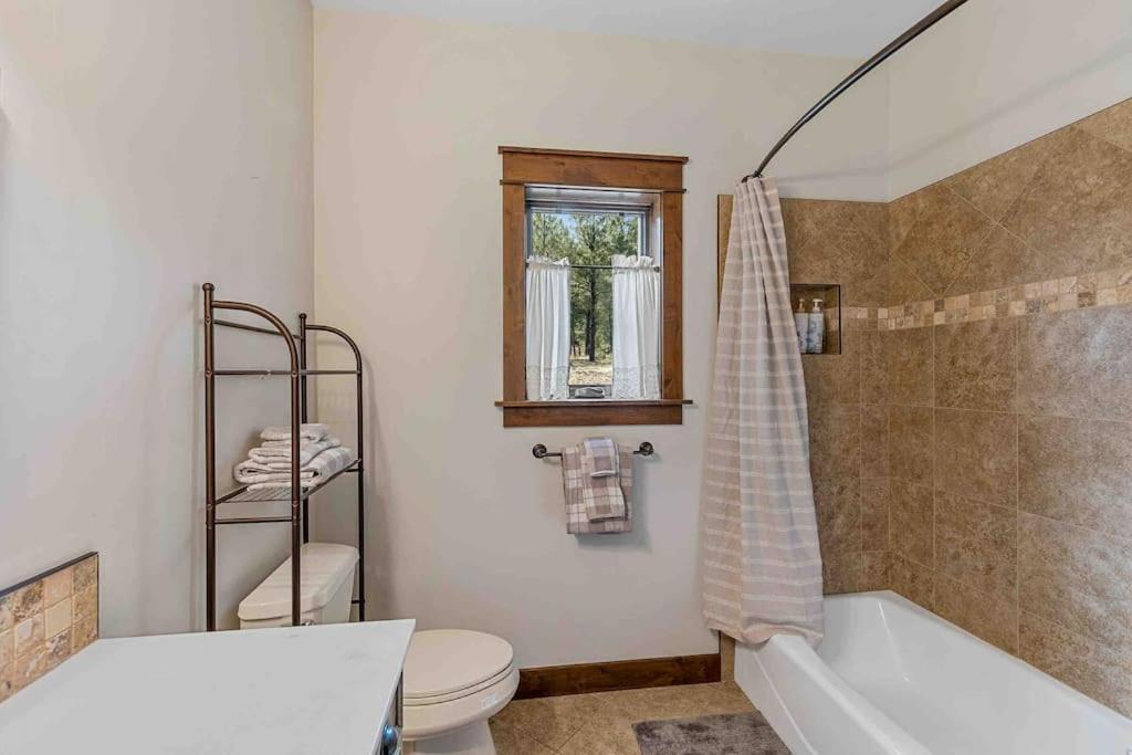 Holiday home The Pink Ponderosa Ranch And For 20 *