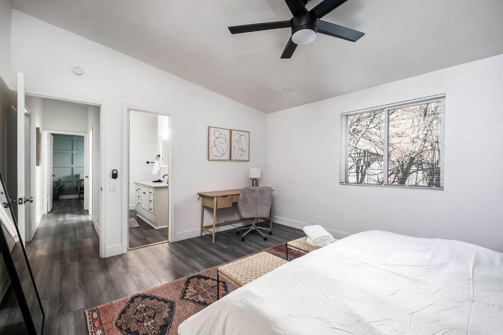 Holiday home Modern Boho - Hot Tub - 9 Min To Downtown