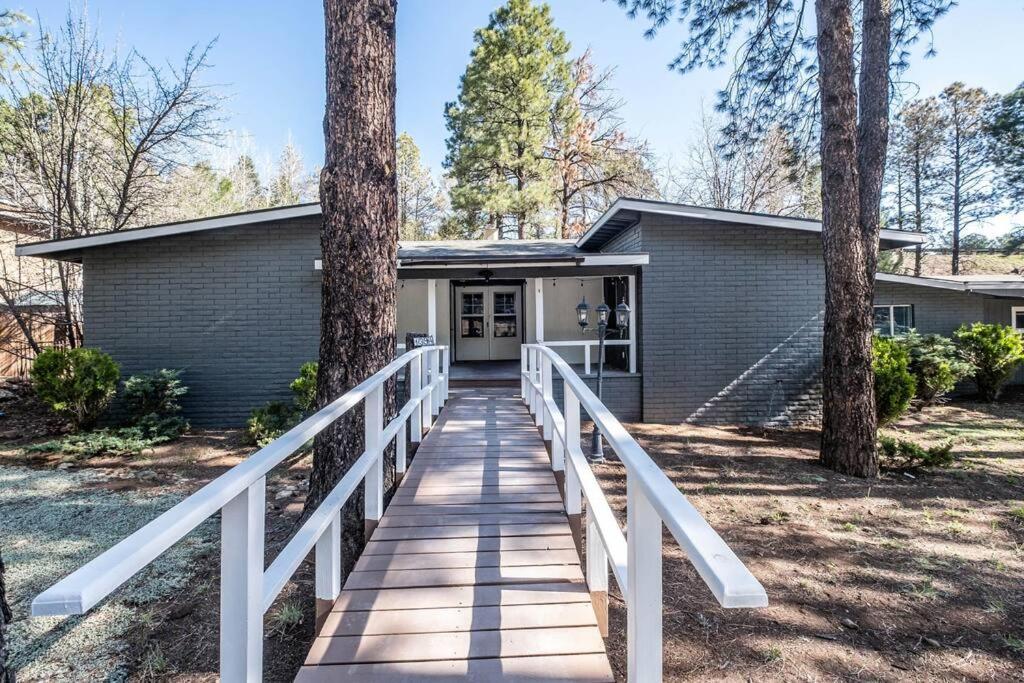 Holiday home Modern Boho - Hot Tub - 9 Min To Downtown *