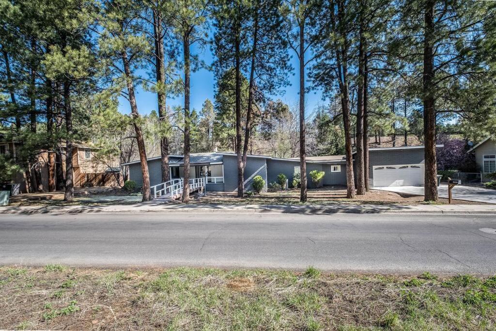 Holiday home Modern Boho - Hot Tub - 9 Min To Downtown *