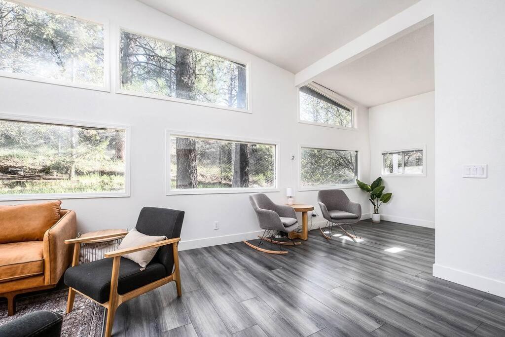 Modern Boho - Hot Tub - 9 Min To Downtown Holiday home