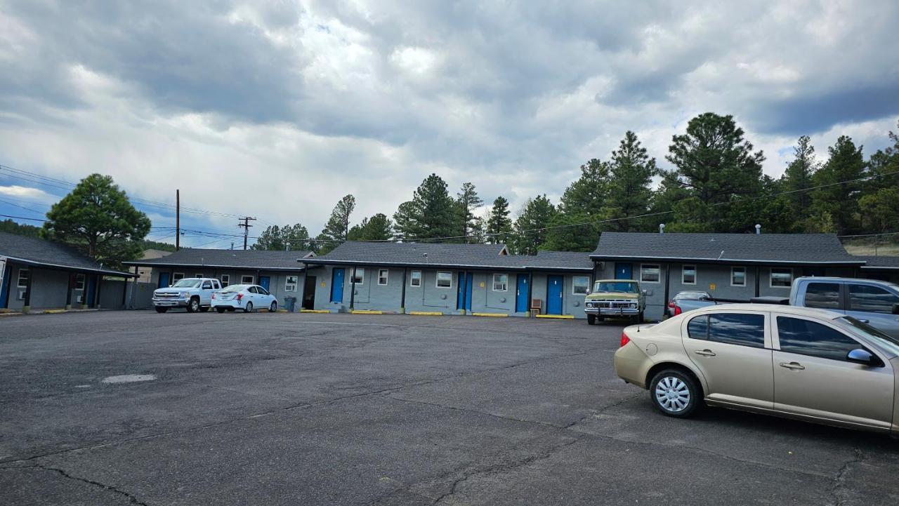 Travelers Motel