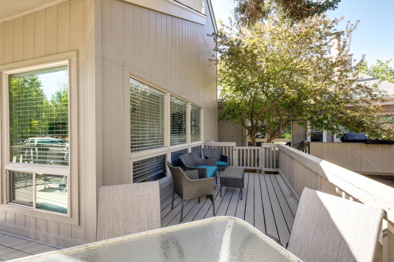 Holiday home Townhome With Deck About 6 Mi To Downtown!