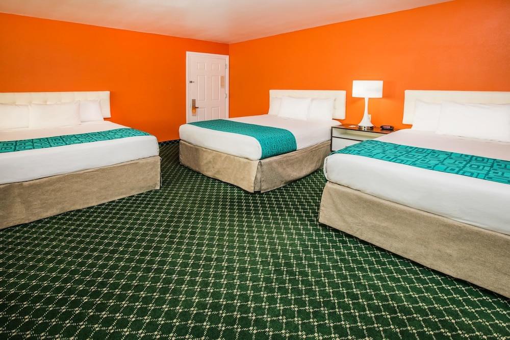 Hotel Studio 6 Az 2*