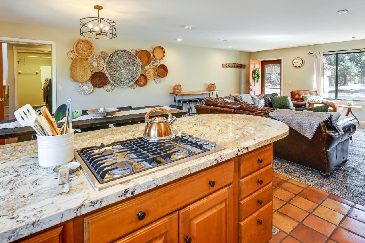 Idyllic Vacation 3 Mi To Downtown! Holiday home *