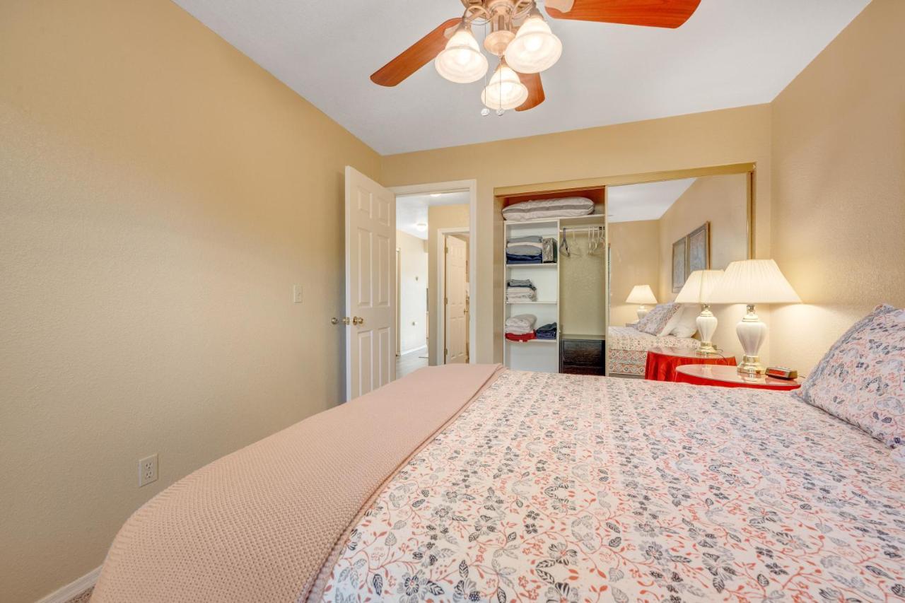 Charming Walnut Hills Apartment *