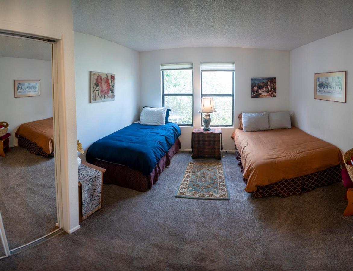 Spring Meadows Marvelous & Bright Town - Close To Foxglenn Park And Country Club!