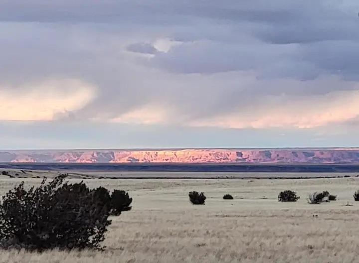 Tiny Near Grand Canyon Sleeps 5, Epic Views! Holiday home