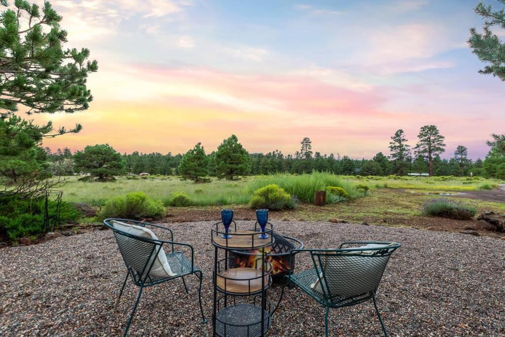 Eva's Family Retreat Rustic And Rural 2.5 Acres+ Sauna + Grand Canyon Holiday home