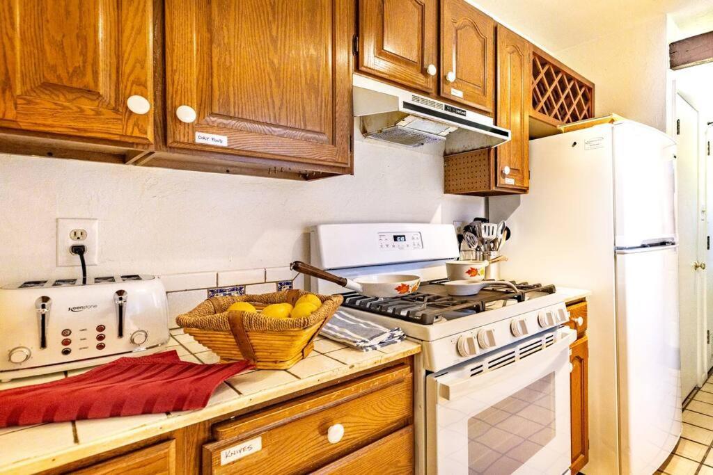 Eva's Family Retreat Rustic And Rural 2.5 Acres+ Sauna + Grand Canyon Holiday home *