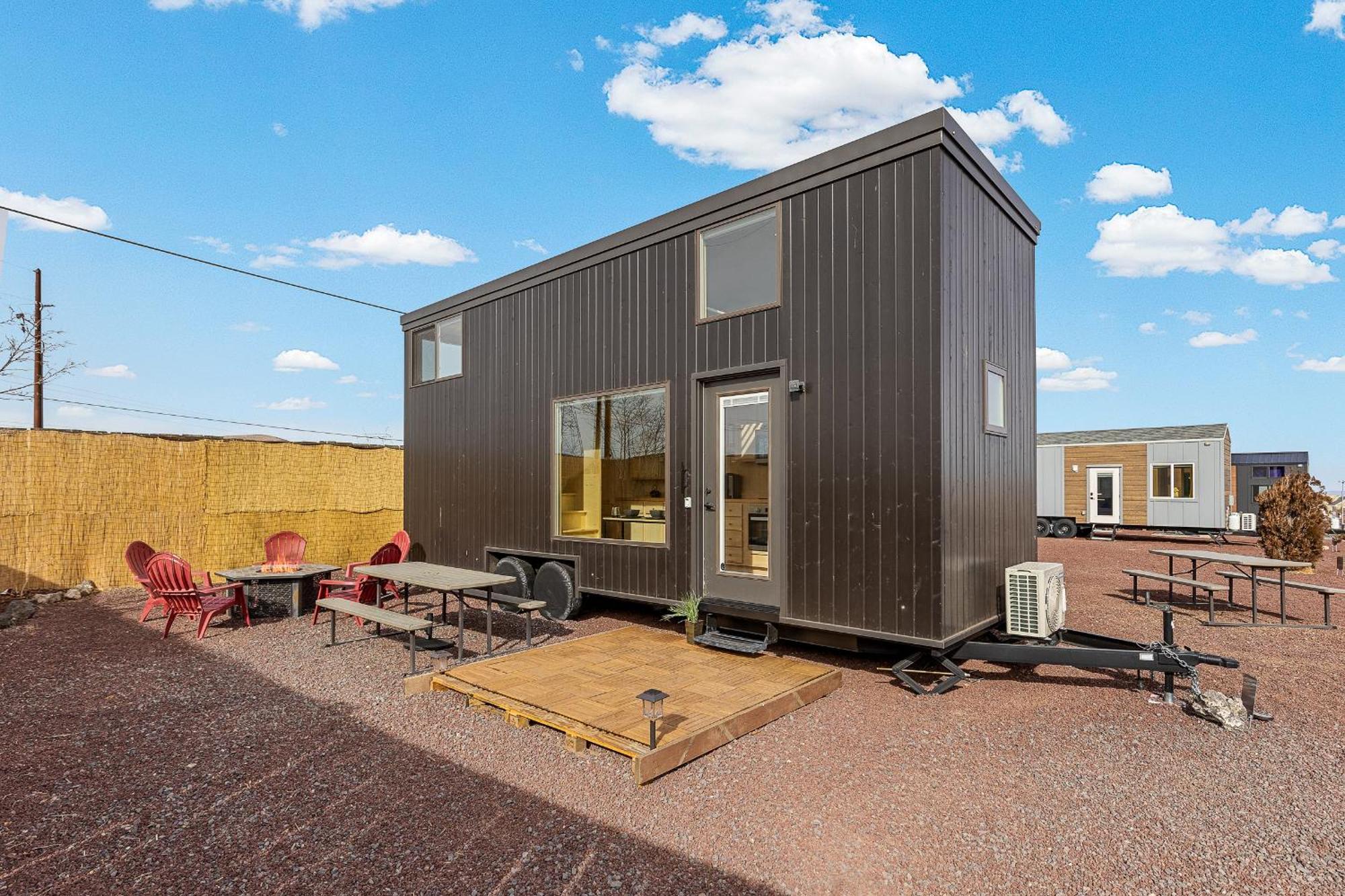 Tiny Near Grand Canyon Sleeps 5, Epic Views! Holiday home Flagstaff