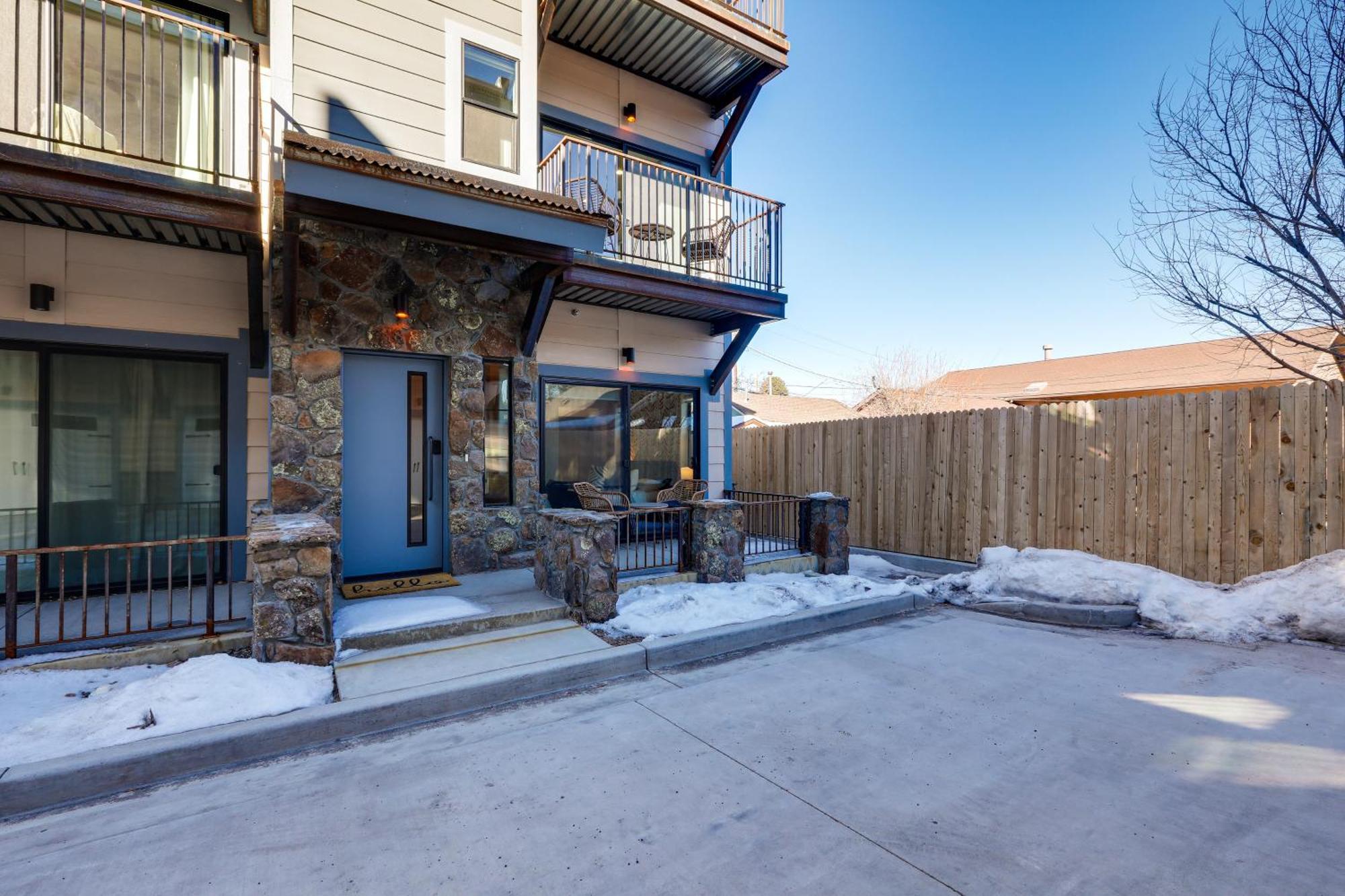 Townhome Near Downtown With Mountain Views Holiday home