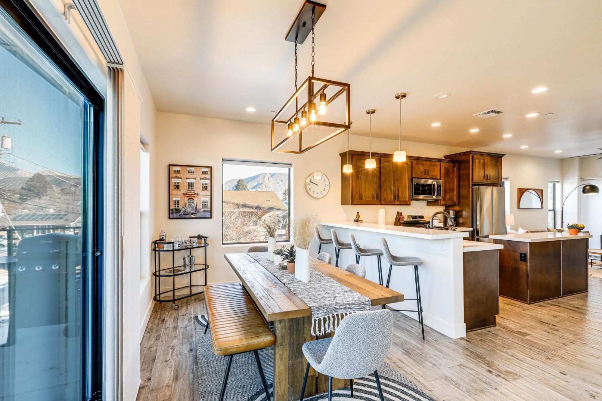Holiday home Townhome Near Downtown With Mountain Views *