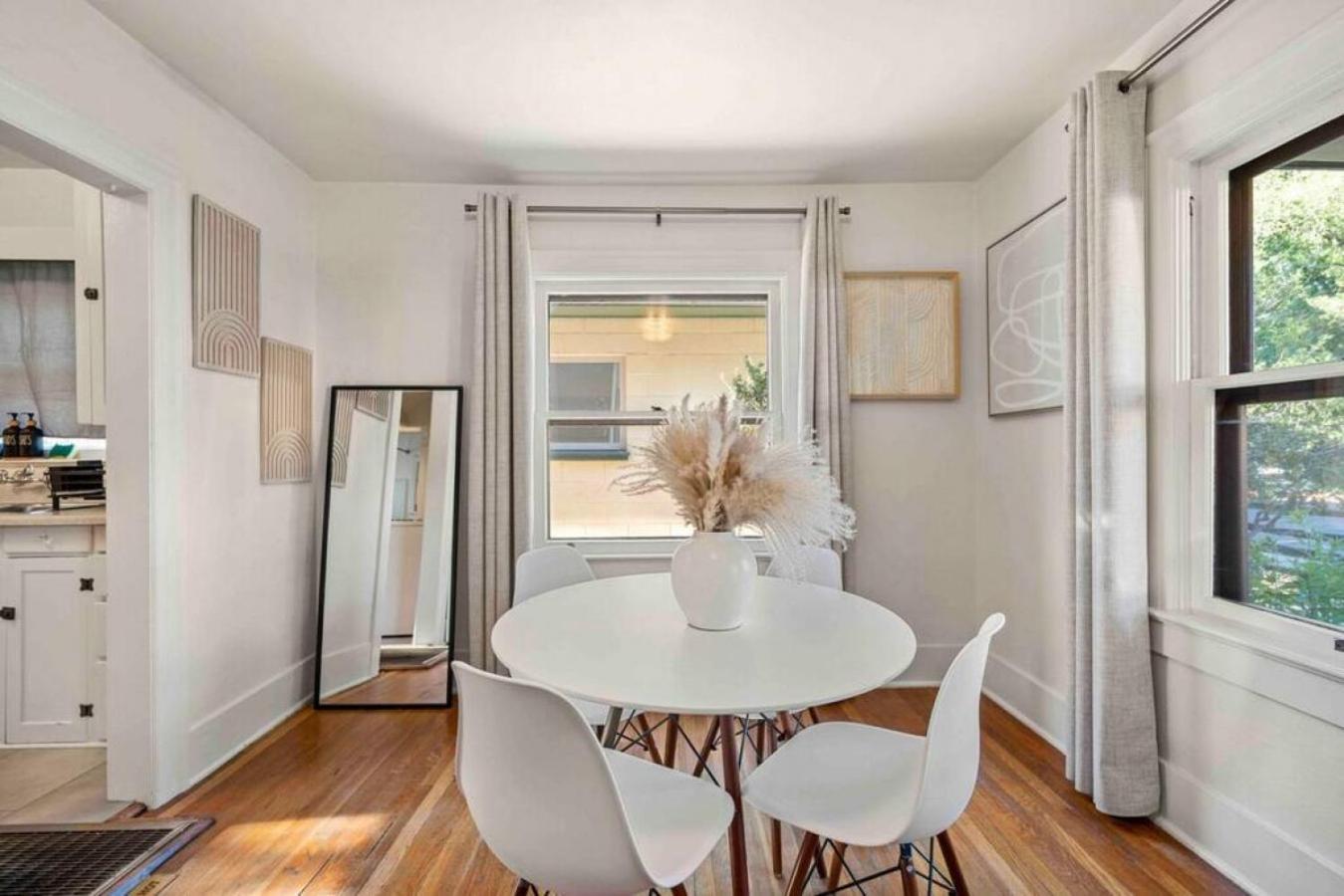 Desert Modern Downtown Unit With Hot Tub Holiday home