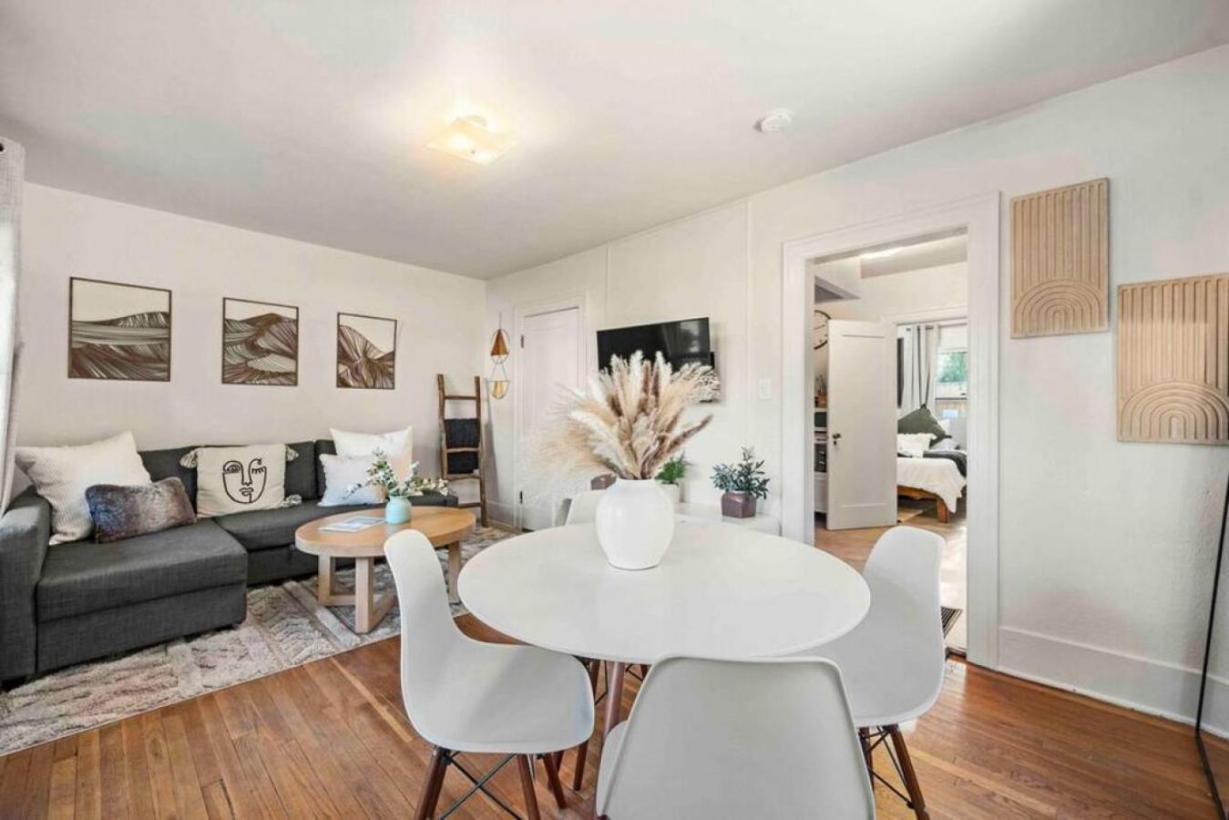 Holiday home Desert Modern Downtown Unit With Hot Tub *