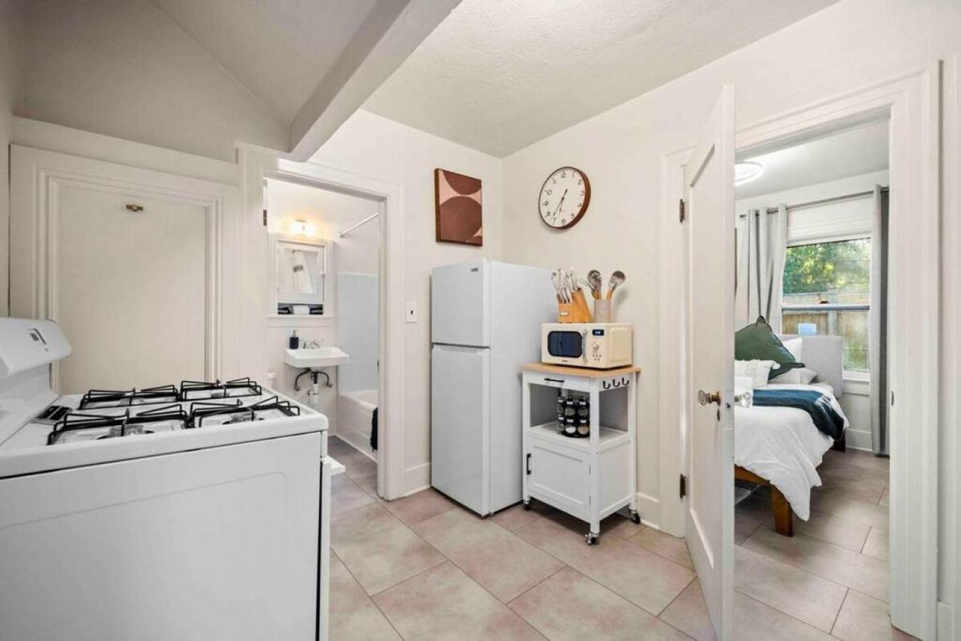Desert Modern Downtown Unit With Hot Tub Holiday home Flagstaff