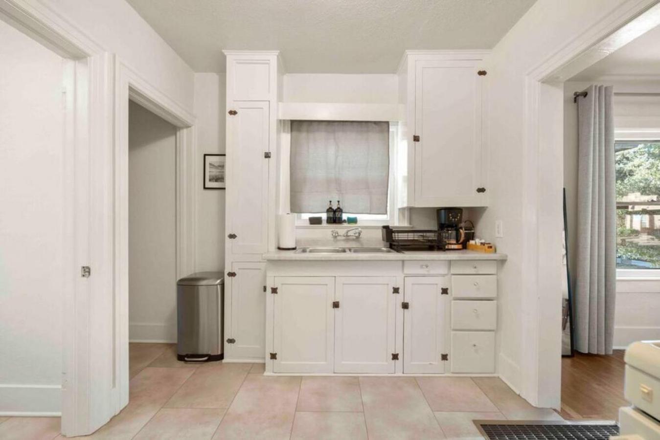 Desert Modern Downtown Unit With Hot Tub