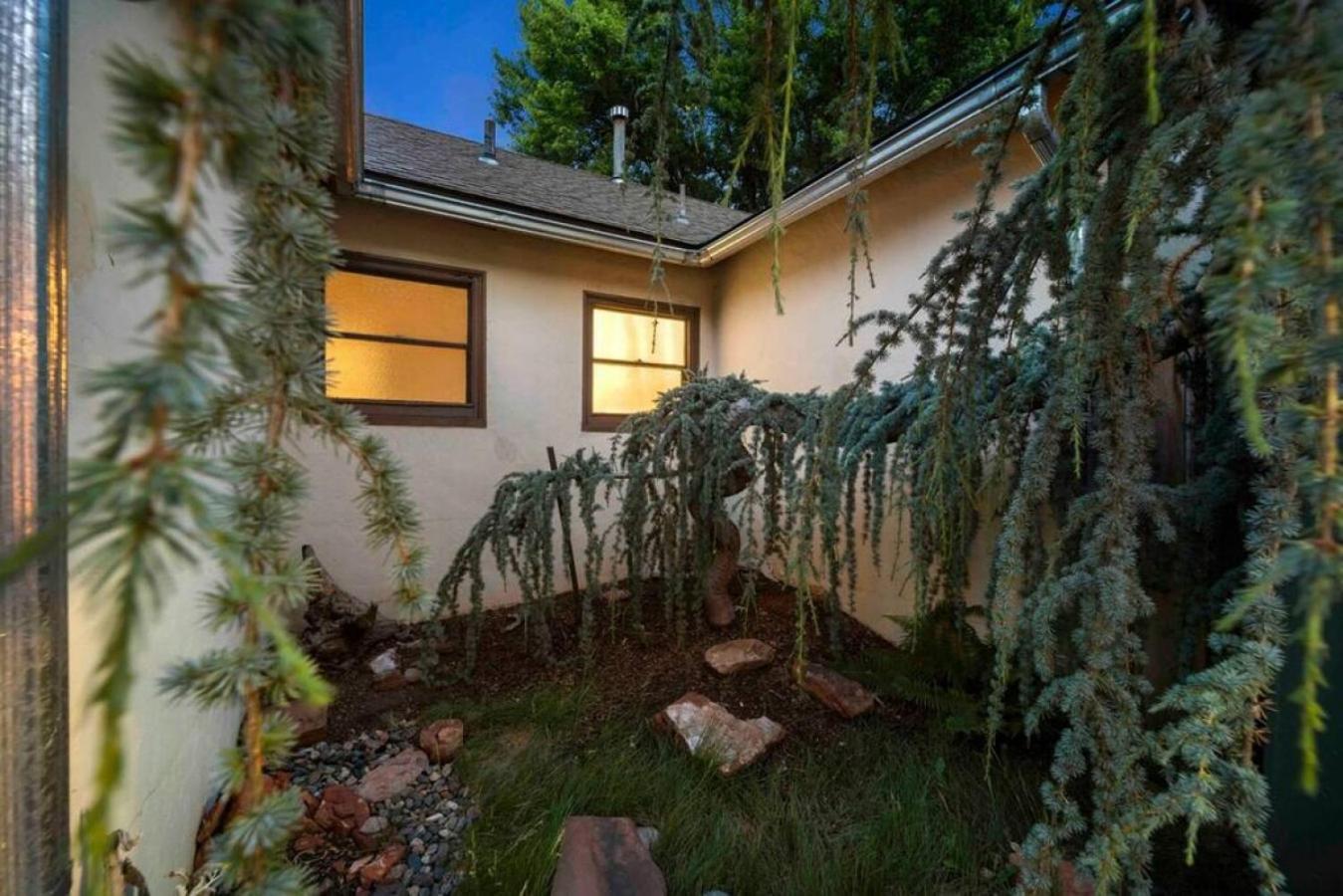 Desert Modern Downtown Unit With Hot Tub * Flagstaff