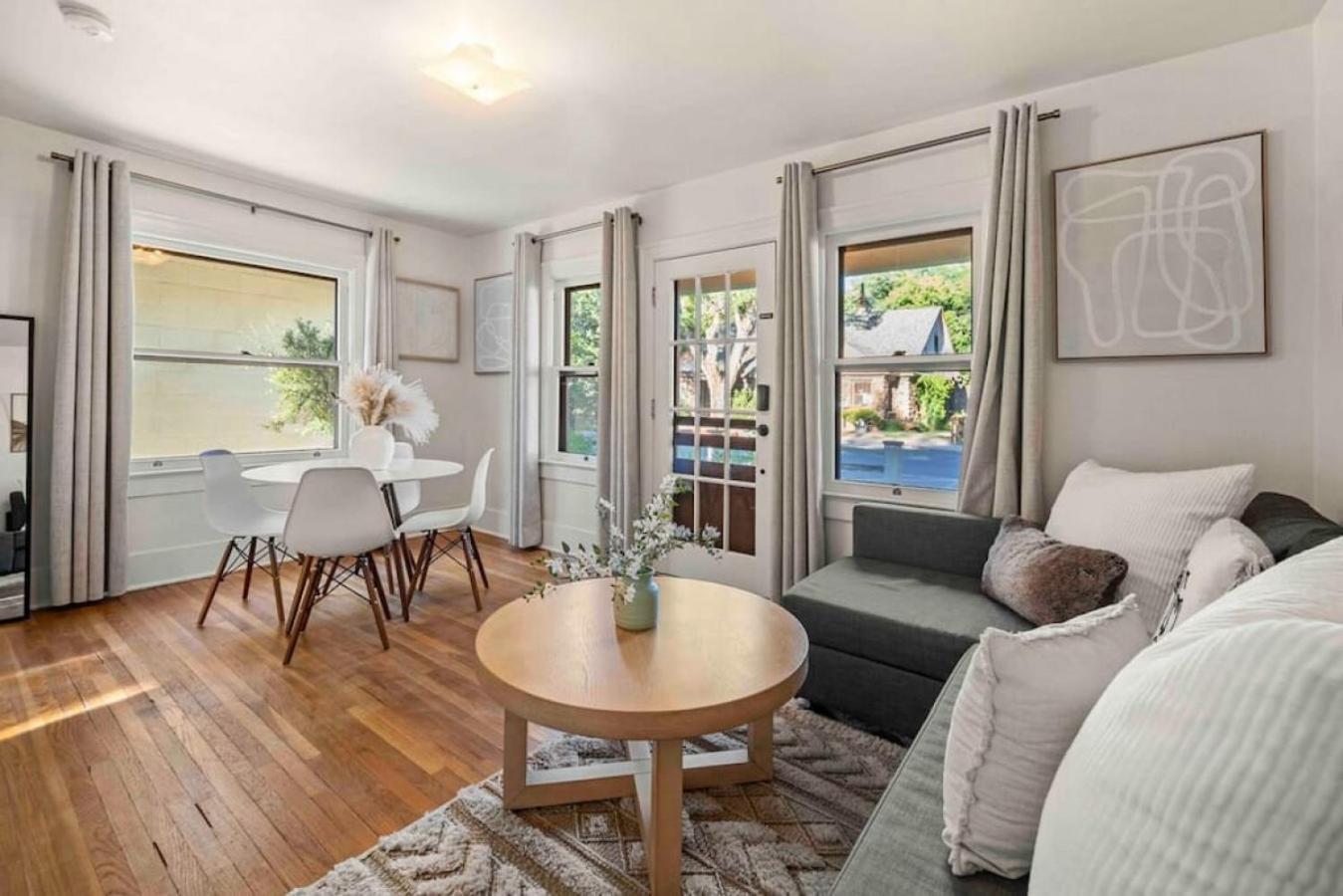 Desert Modern Downtown Unit With Hot Tub Holiday home Flagstaff