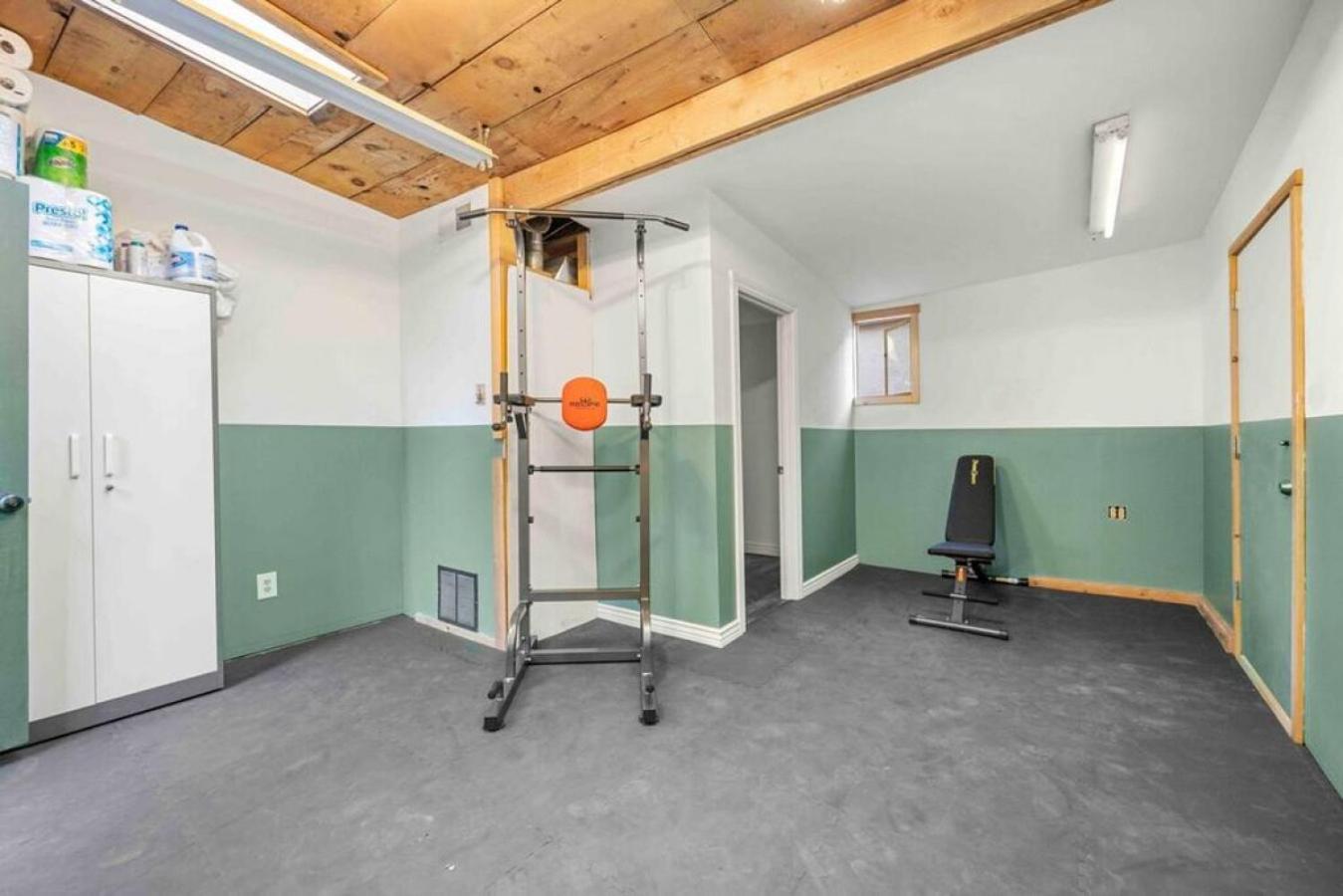 Holiday home Stylish And Cozy Downtown 2 Bedroom Unit With Hot Tub