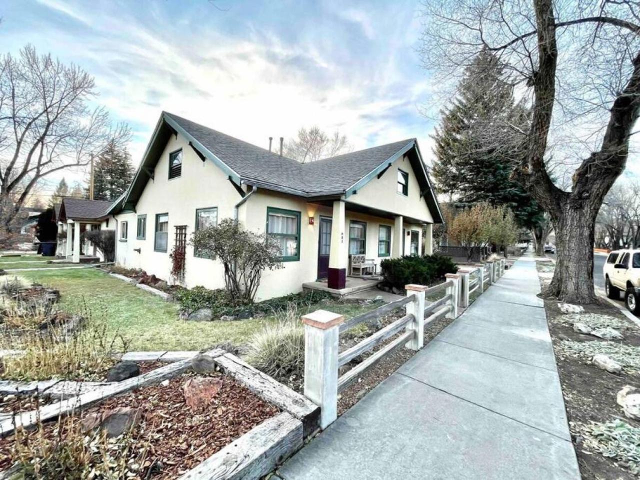 Stylish And Cozy Downtown 2 Bedroom Unit With Hot Tub Holiday home Flagstaff