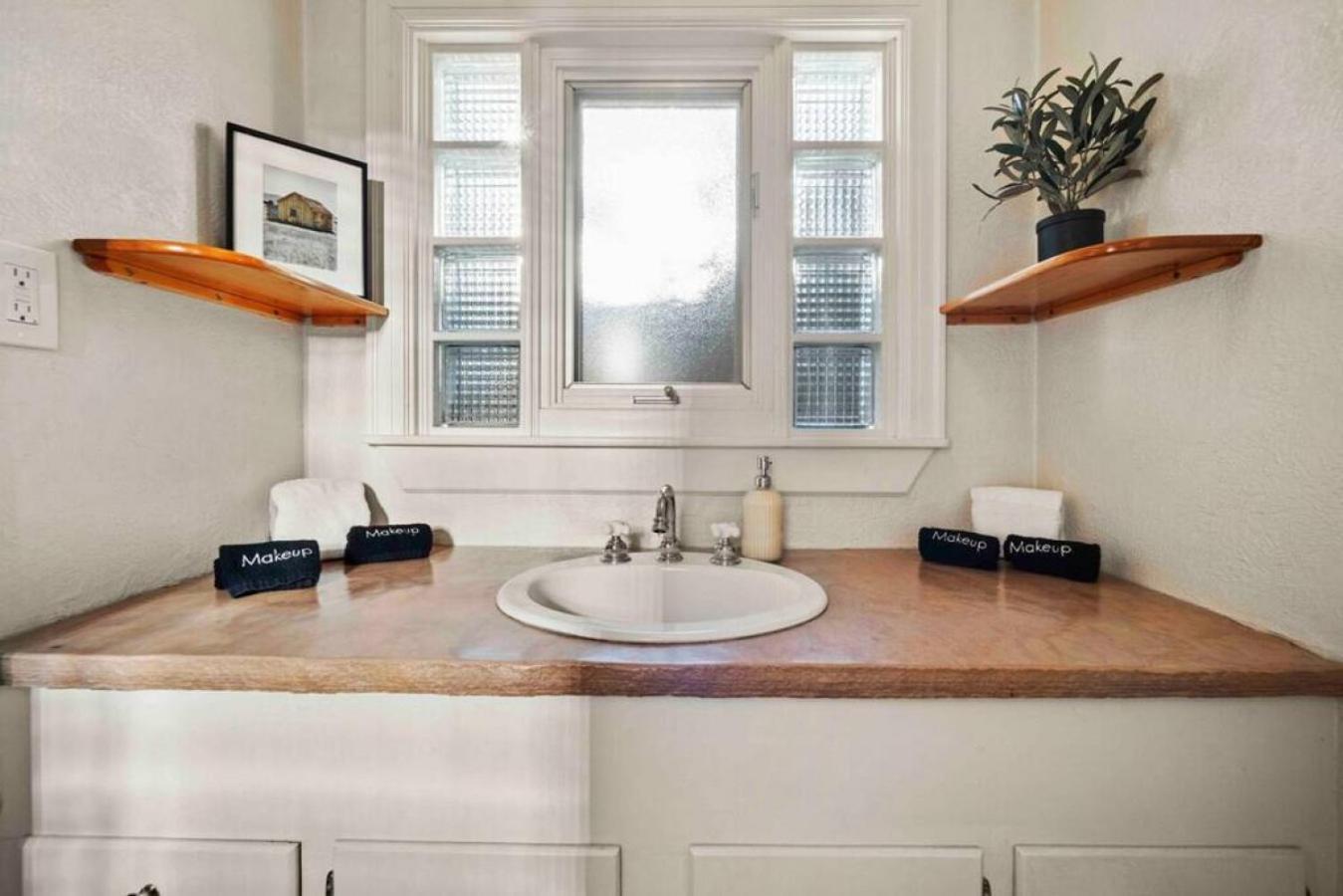 Stylish And Cozy Downtown 2 Bedroom Unit With Hot Tub Holiday home Flagstaff