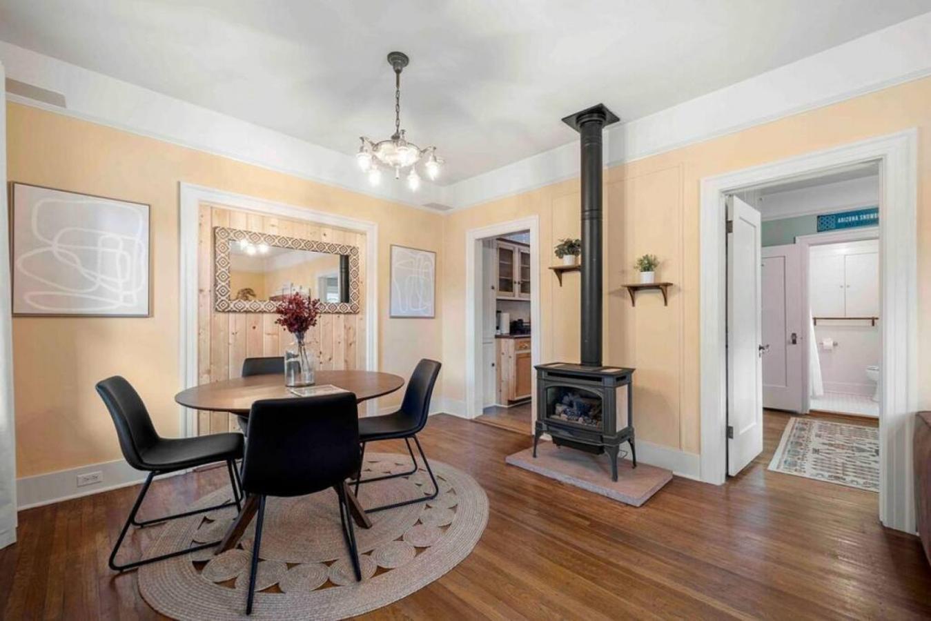 Stylish And Cozy Downtown 2 Bedroom Unit With Hot Tub * Flagstaff