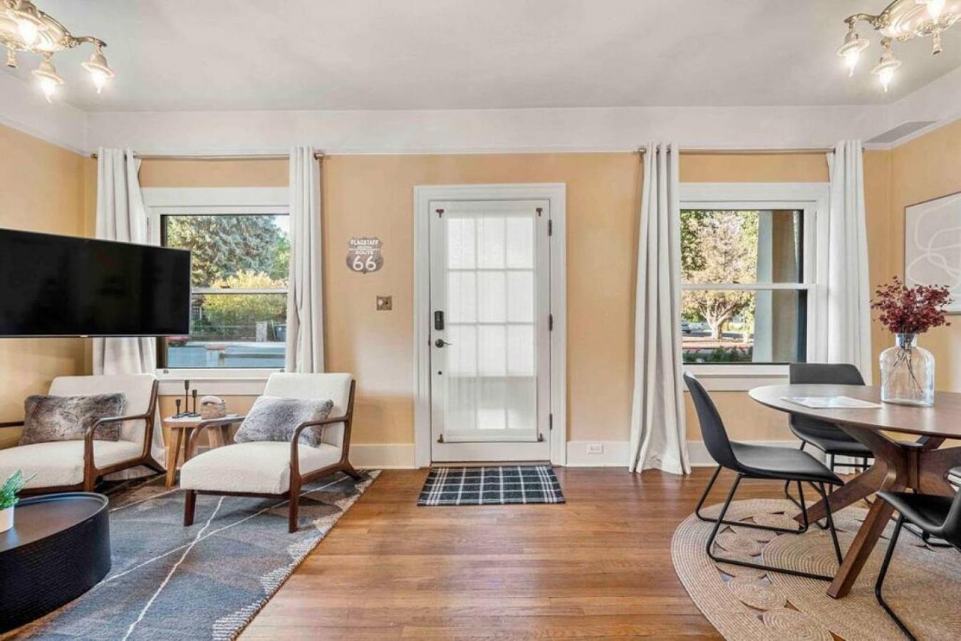 Stylish And Cozy Downtown 2 Bedroom Unit With Hot Tub Flagstaff