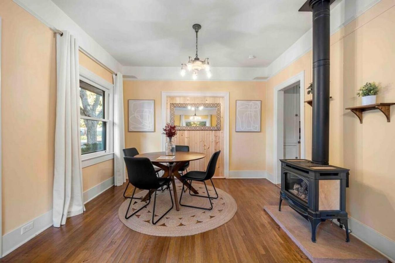 Stylish And Cozy Downtown 2 Bedroom Unit With Hot Tub * Flagstaff