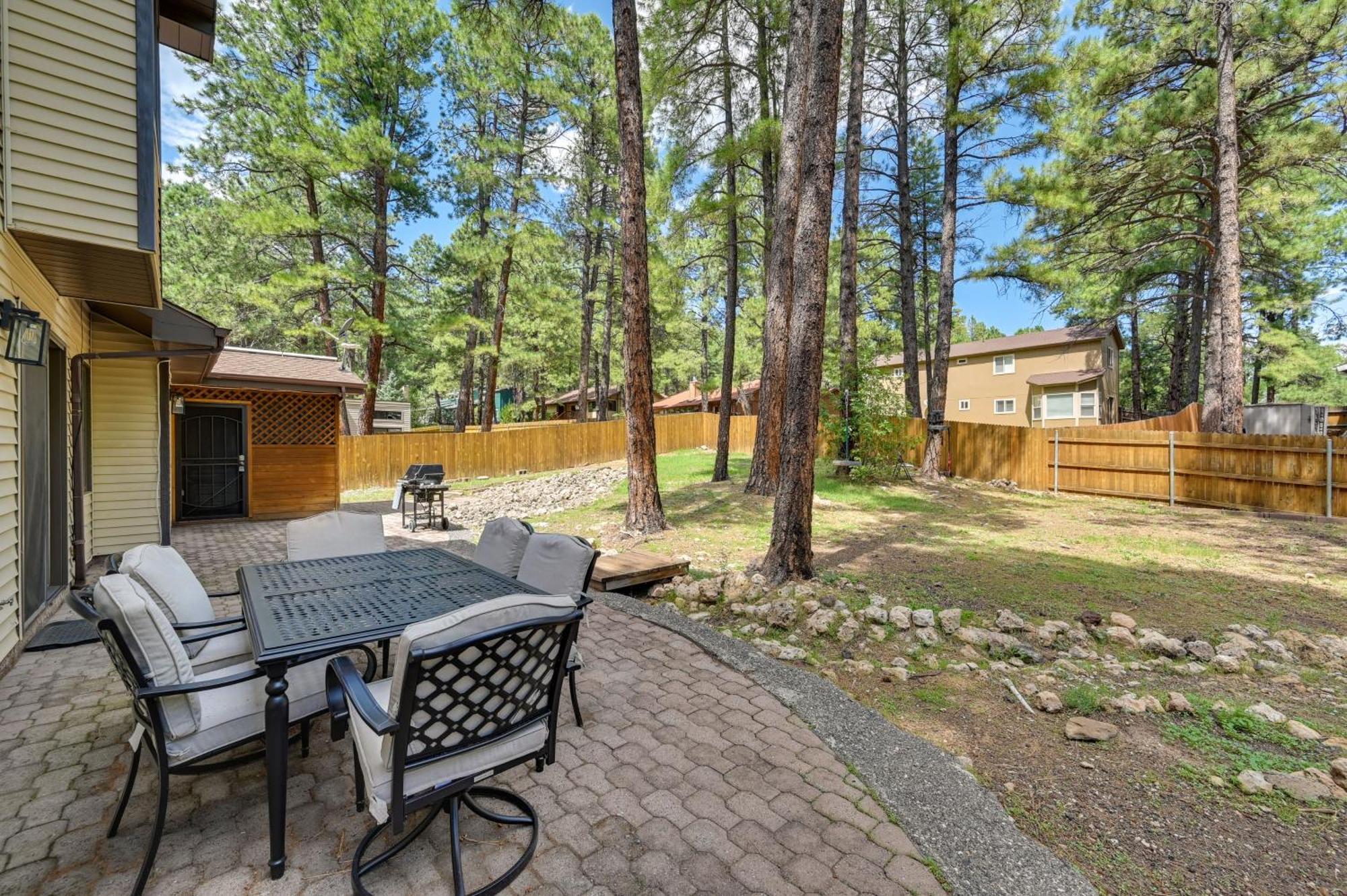 Holiday home Spacious With Hot Tub And Grill! Flagstaff