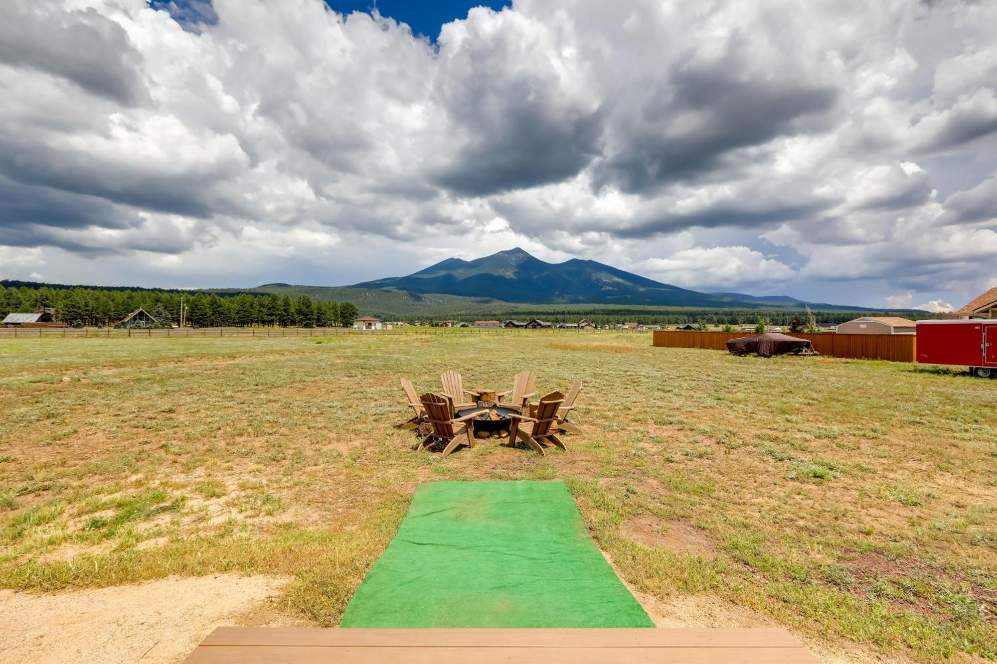 Vistas Bonitas With Patio 7 Mi To Snowbowl! Holiday home