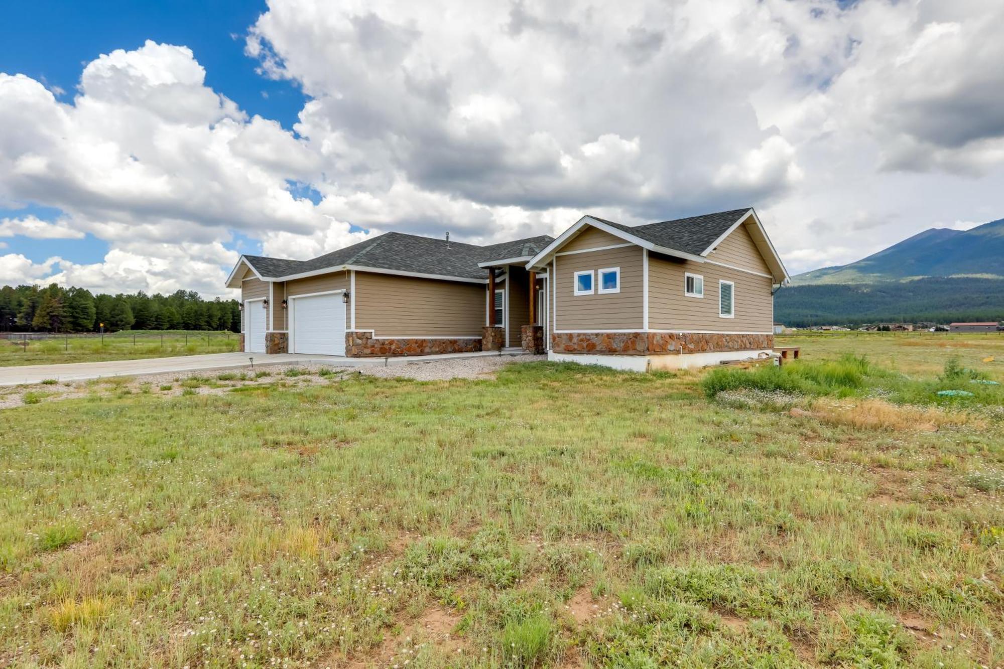 Holiday home Vistas Bonitas With Patio 7 Mi To Snowbowl! *