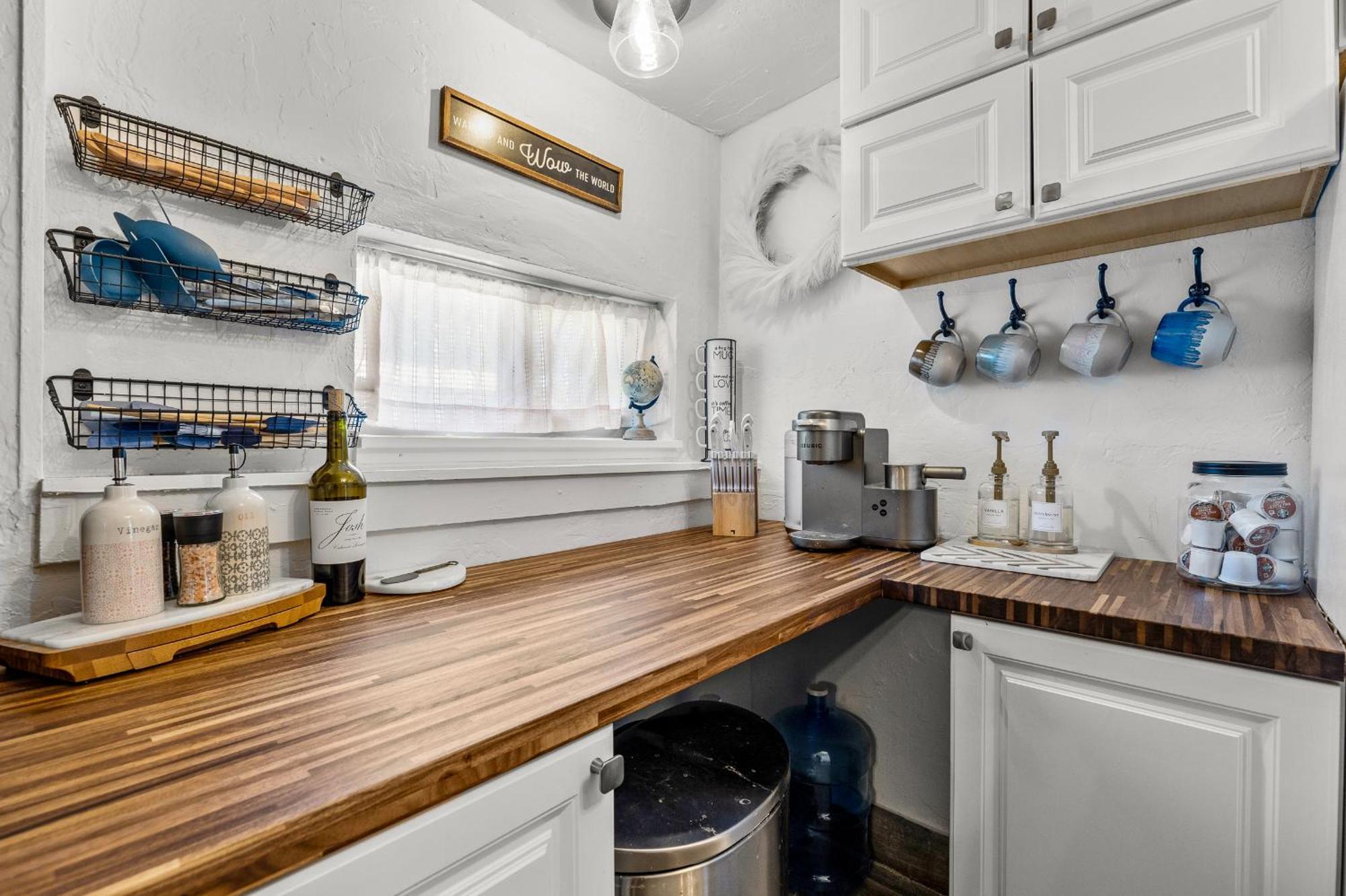 5 Minute Walking To Downtown, Nau, Coffee Shops, Shopping, Parks And More! Holiday home