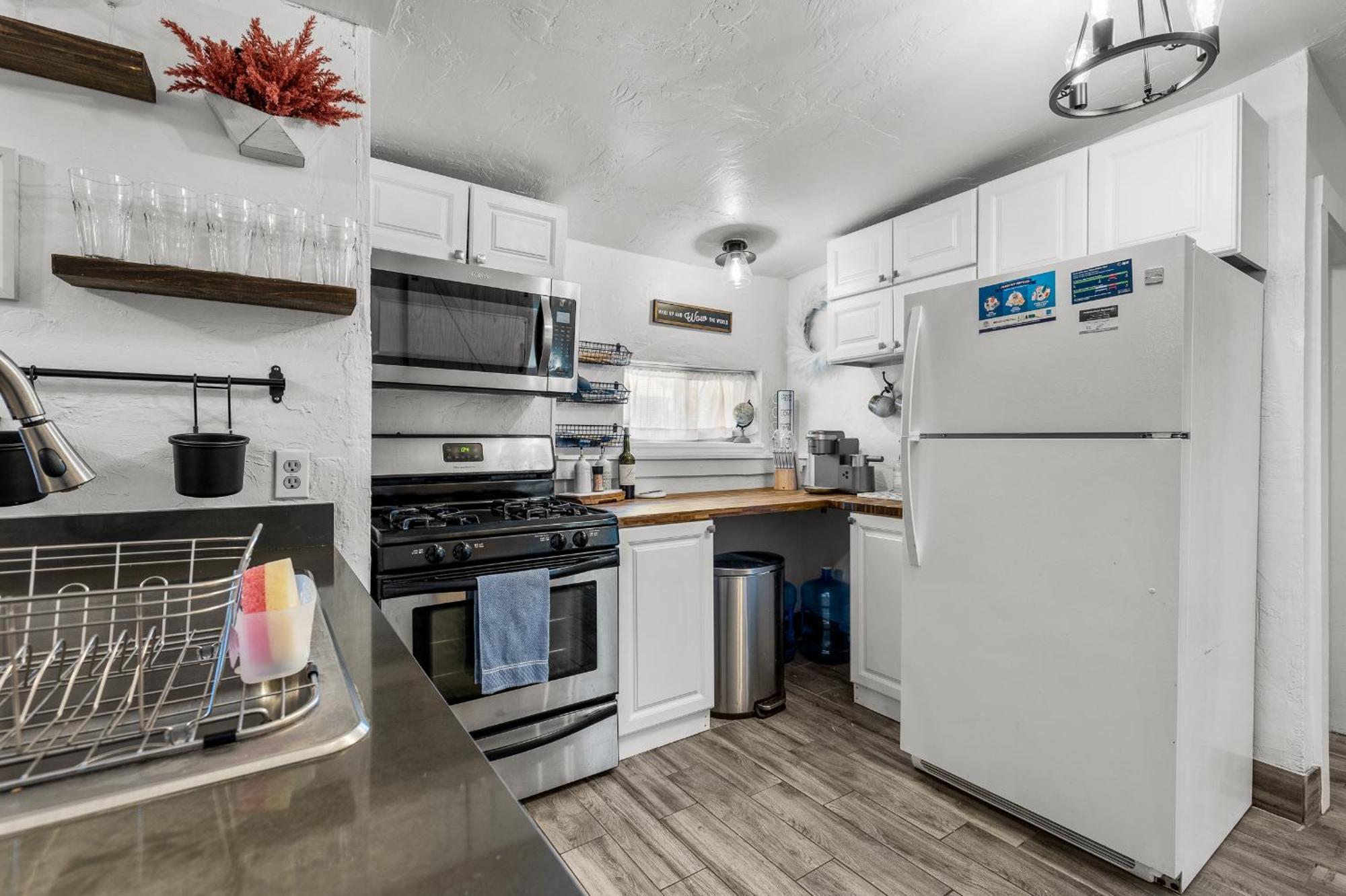 5 Minute Walking To Downtown, Nau, Coffee Shops, Shopping, Parks And More! * Flagstaff