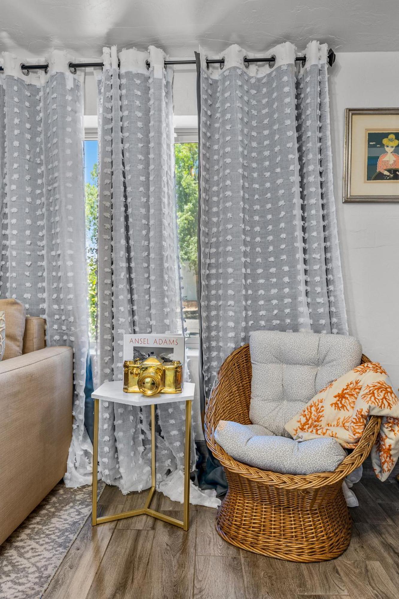 5 Minute Walking To Downtown, Nau, Coffee Shops, Shopping, Parks And More! Holiday home