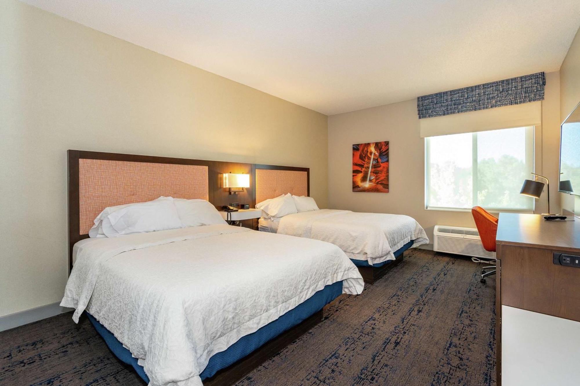 Hampton & - West Hotel