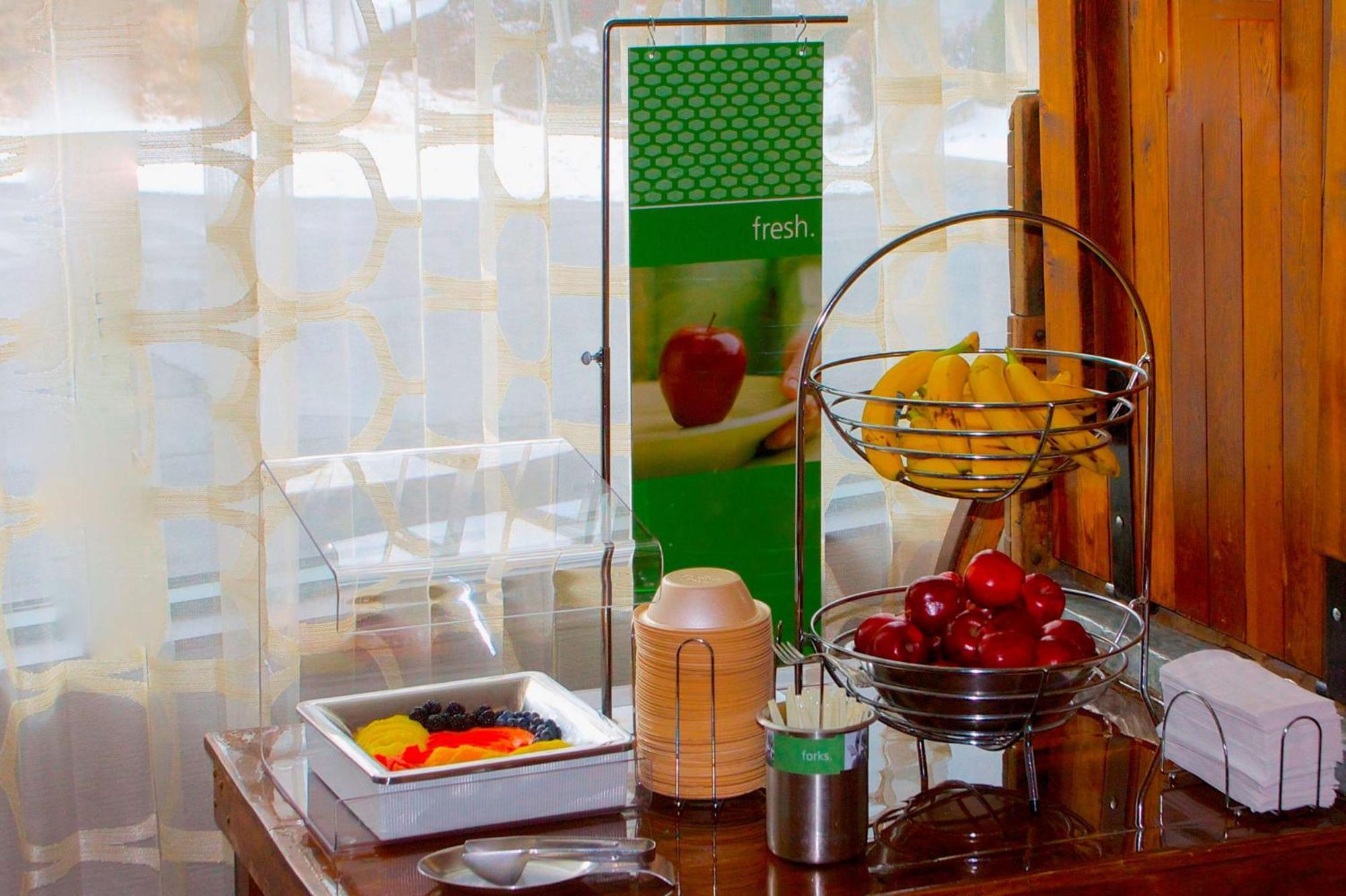 Hotel Hampton & - West 3*