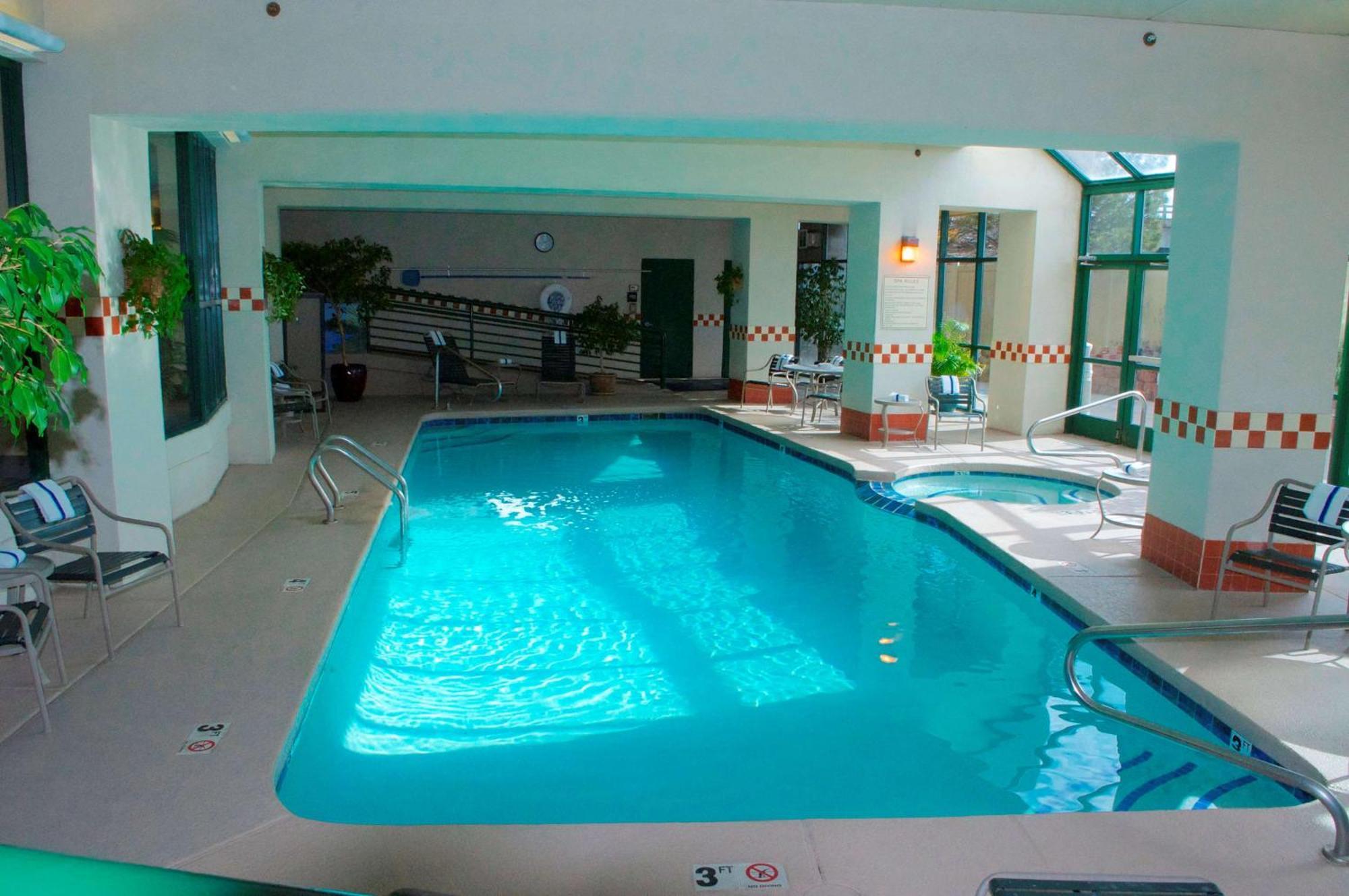 Hotel Hampton & - West 3*