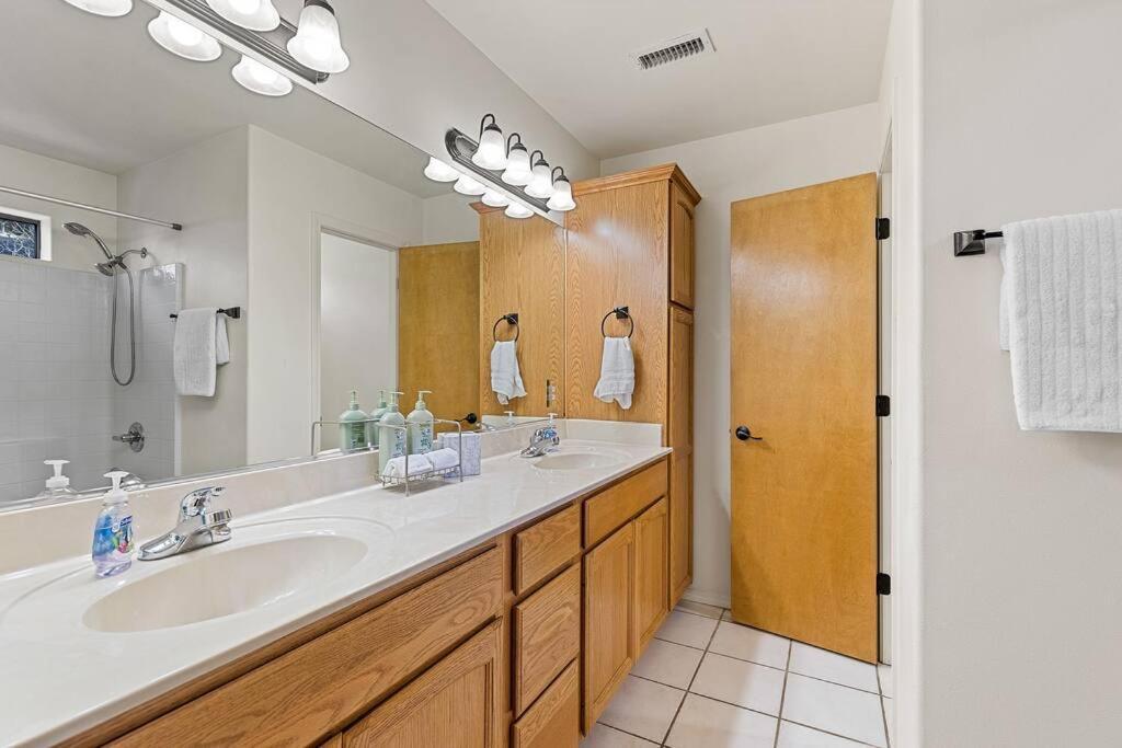 Mountain Getaway - 3 Bedroom 2 Bath *