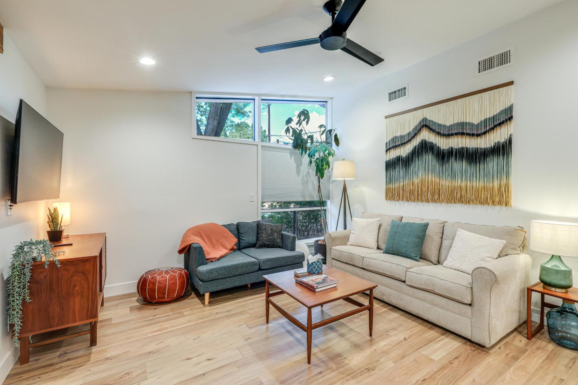 Welcoming Less Than 1 Mi To Downtown! Apartment *