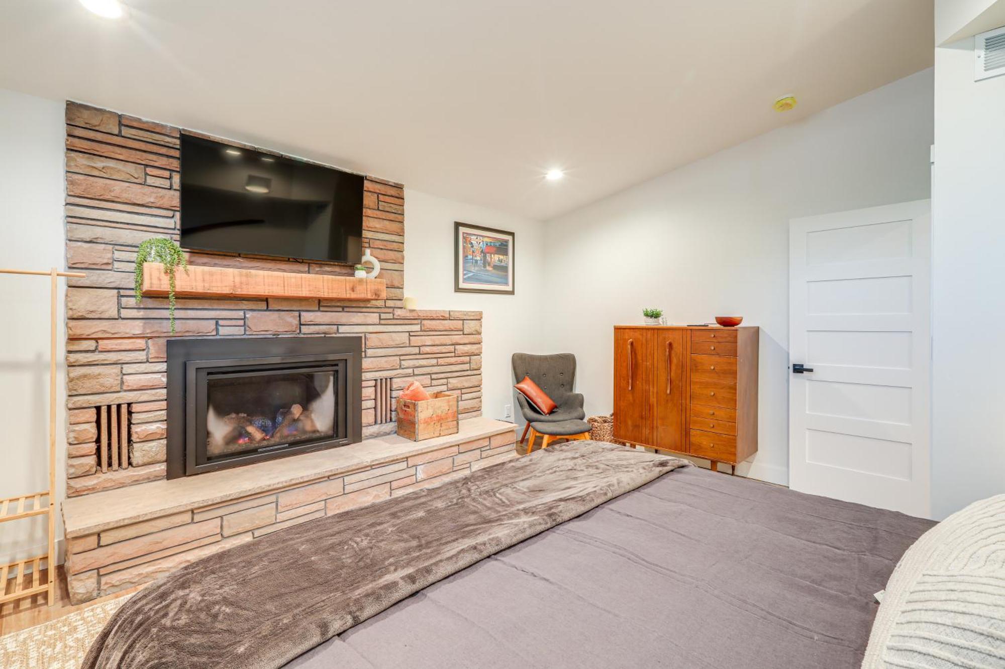 Welcoming Less Than 1 Mi To Downtown! Apartment