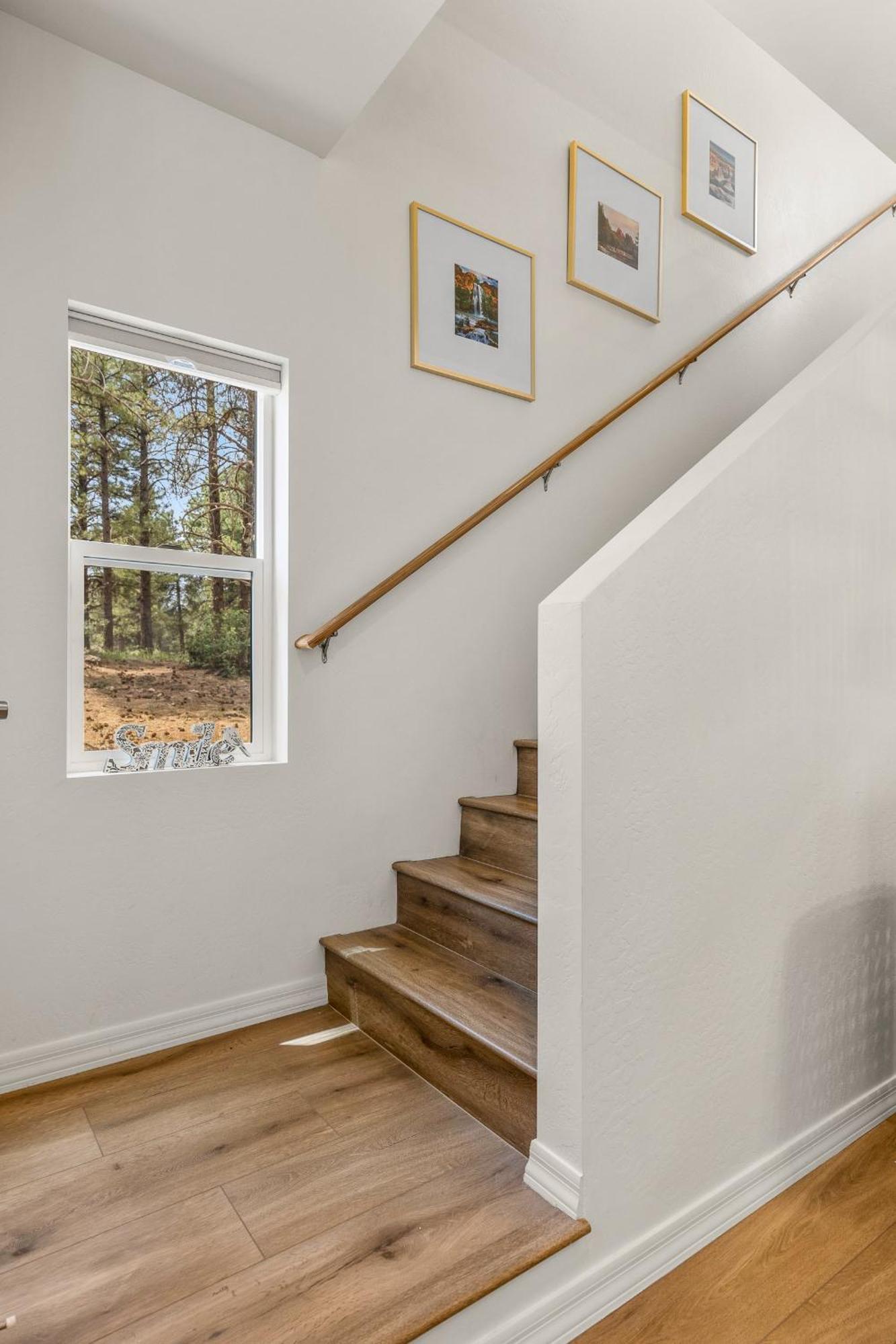 Elegant New Construction With Scenic Forest Views Flagstaff