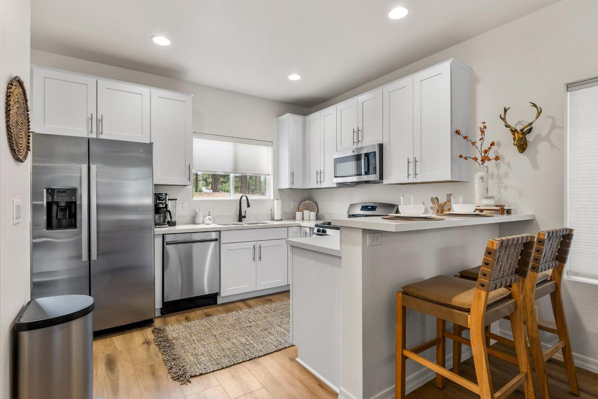 Elegant New Construction With Scenic Forest Views Flagstaff