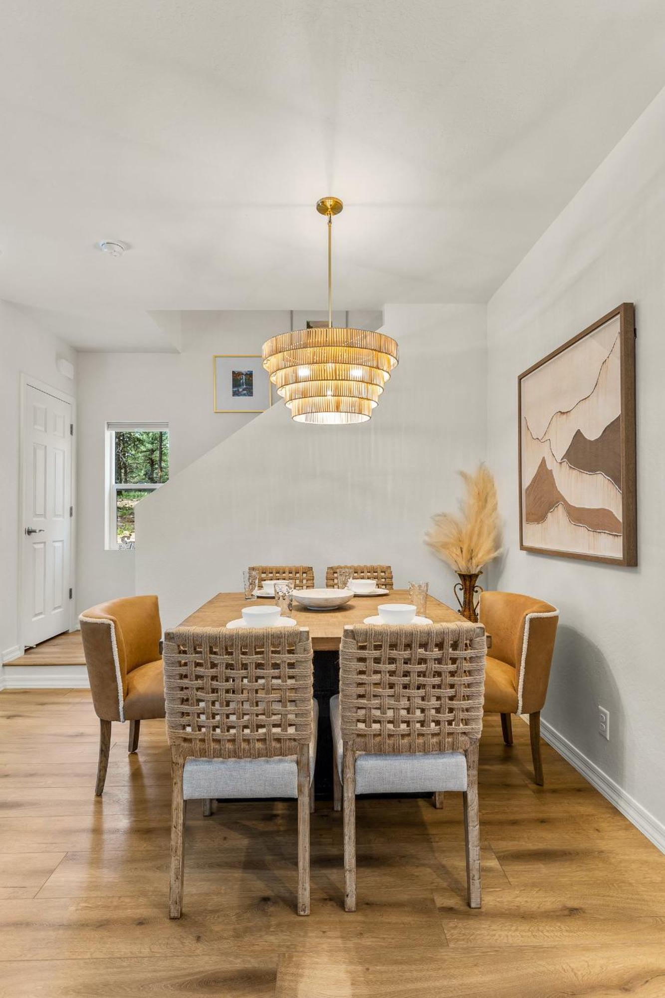 Elegant New Construction With Scenic Forest Views Flagstaff