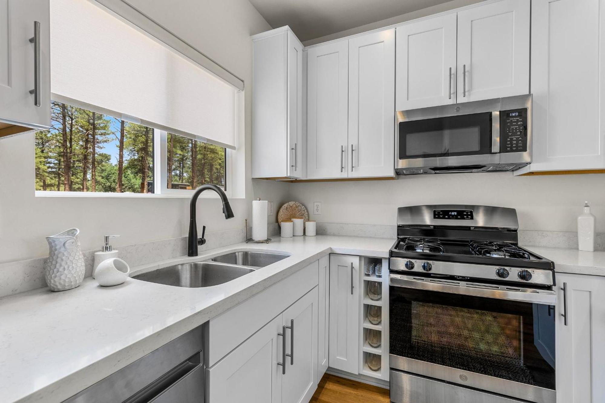 Elegant New Construction With Scenic Forest Views Holiday home