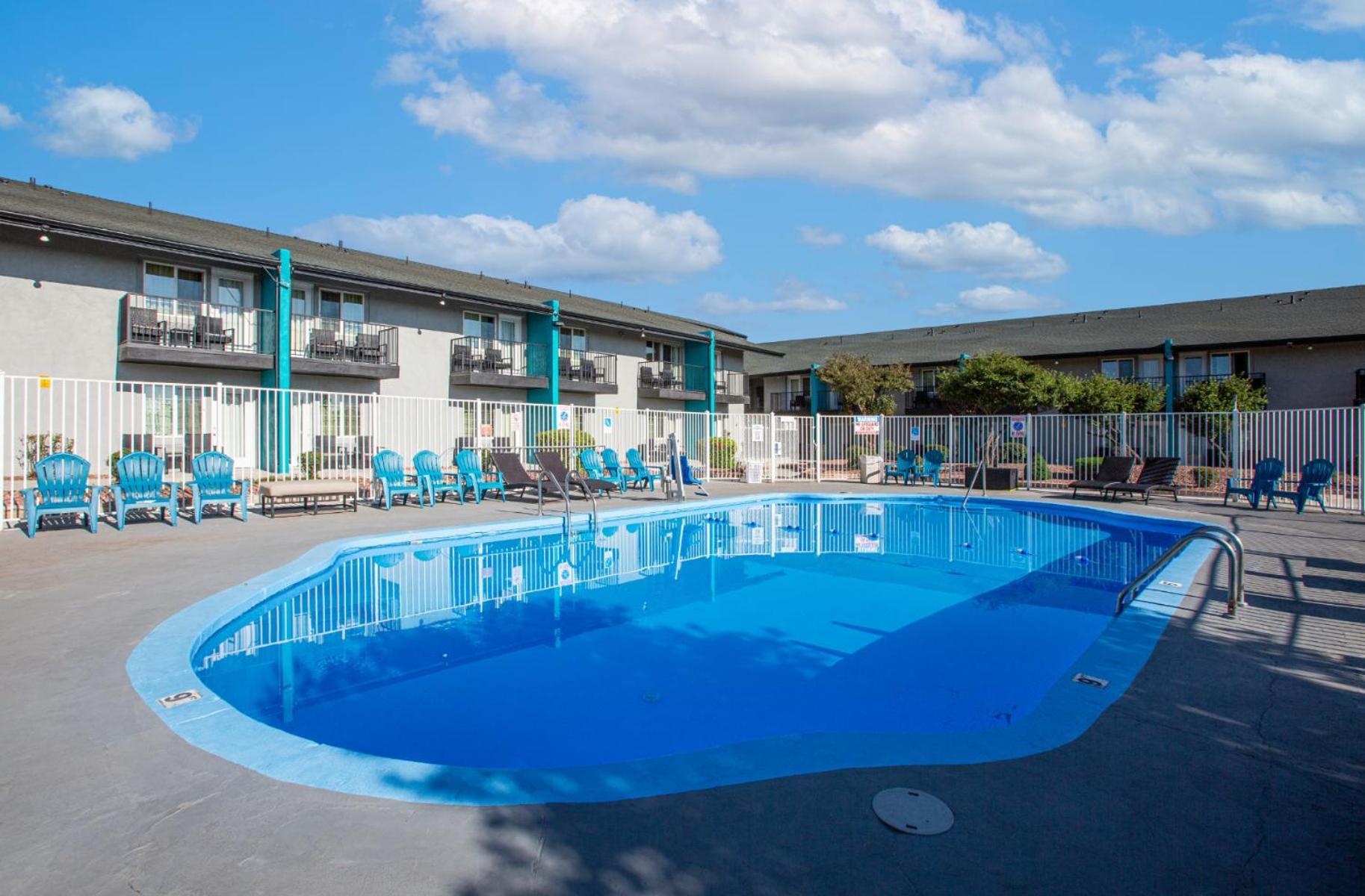 Elev8 I-40 Exit 198 Butler Ave Hotel 3*