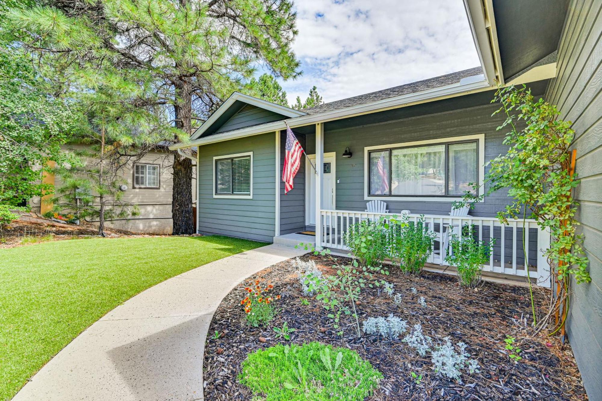 Pet-friendly Escape With Fenced-in Yard! *